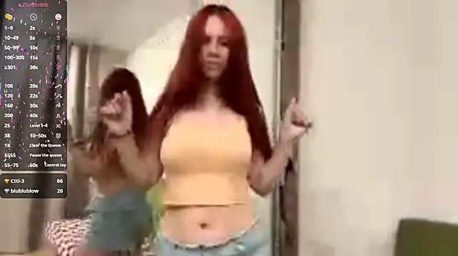 SelenShine: вебкам-шоу
