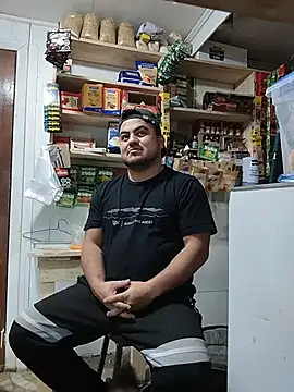 Show modela MrcockB na web-kameri