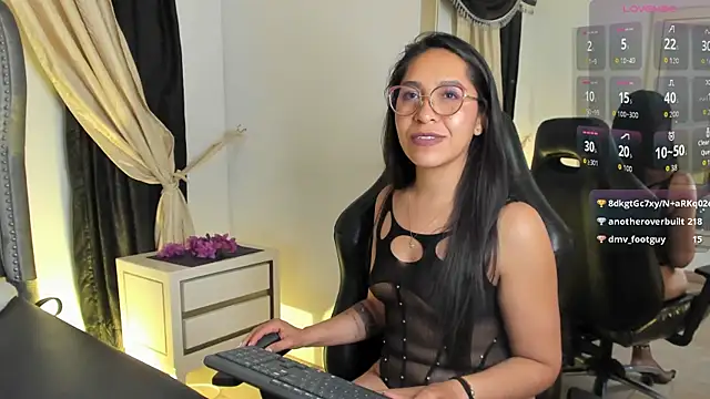 Samantha_Morelli Show in webcam