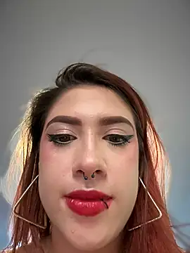 Živý XXX chat DarlyHoper__