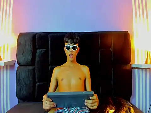 Oustin_ethitan Webcam-Show