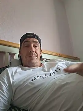 Jizzma13 webcam show