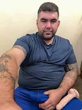 bichubbyguy Show in webcam