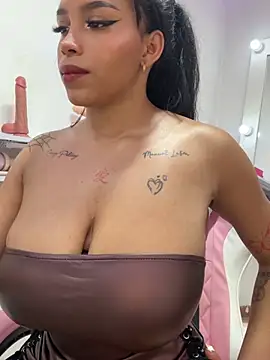 Show de Madeleinesummerrr na webcam