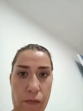 Bullhorygirl Adlı Modelin Canlı XXX Sohbeti