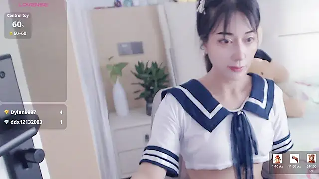 SS-2028's Webcam Show