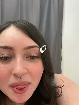 צ'אט XXX בשידור חי של Evemeqt
