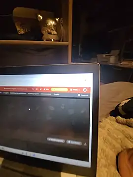 Show modela faszesszopo na web-kameri