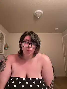 nerdyclaire's Webcam Show