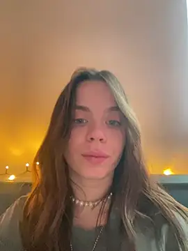19_PetiteEilish_07 webcam show