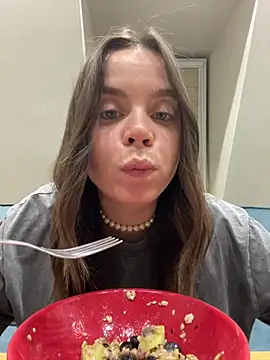 19_PetiteEilish_07 Webcamshow