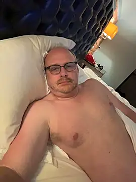 andyjxx Show in webcam