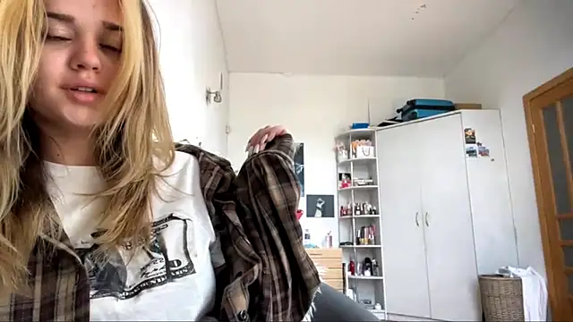 MiaRoika's Webcam Show