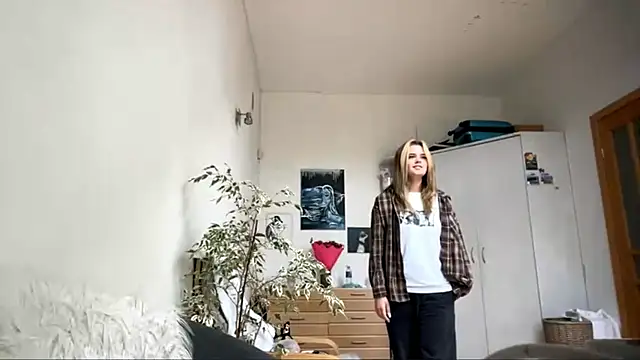 MiaRoika's Live XXX Chat