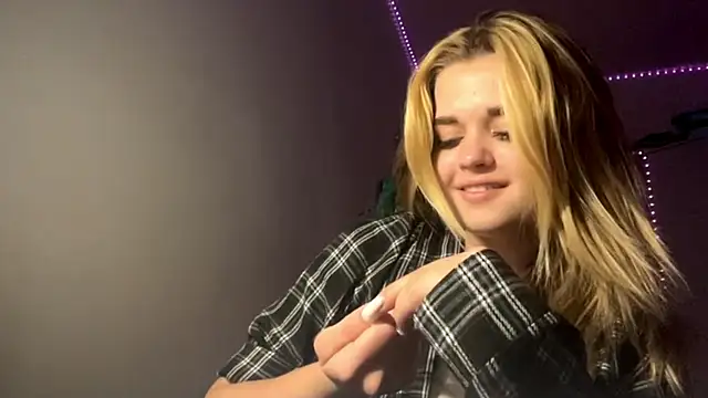 MiaRoika XXX чат на живо