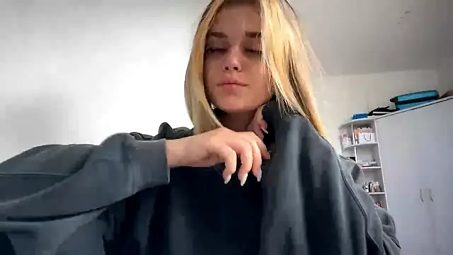 MiaRoikan Webbikameraesitys