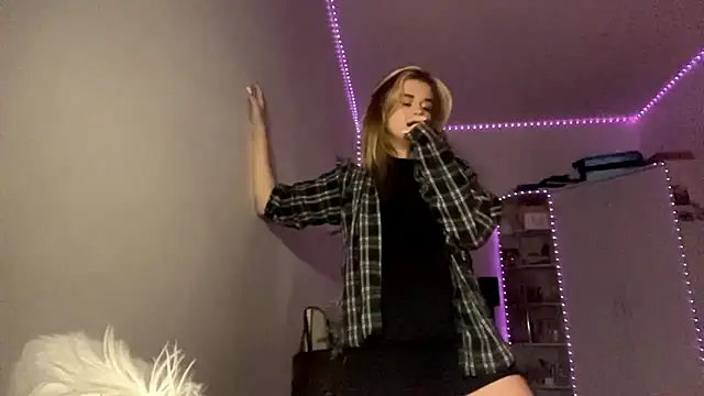 MiaRoika Live XXX Chat