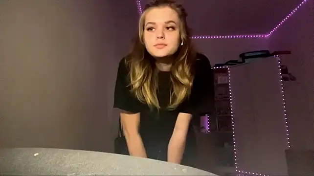 MiaRoika Live XXX Chat