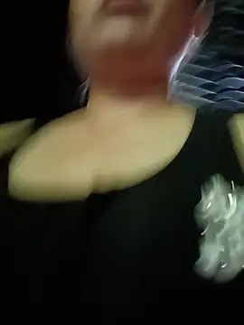 lizasquirt102 网络视讯表演