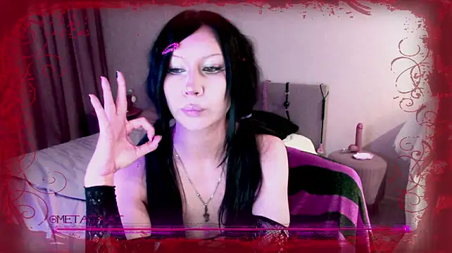 metatat's Live Chat Room