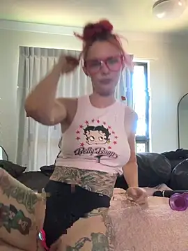 צ'אט XXX בשידור חי של phoebeandmatt