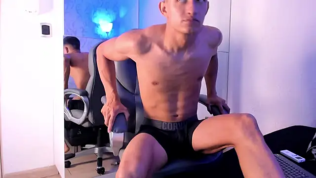 Show modela Simon_Axe na web-kameri