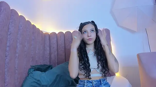 Chat XXX en directo de MiaLauren_