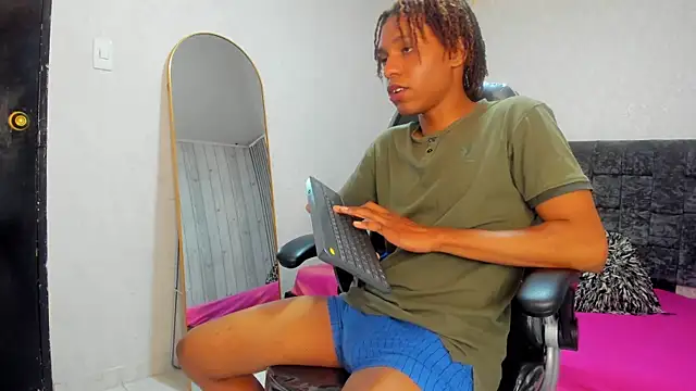 luccas_lowee – webcam-show