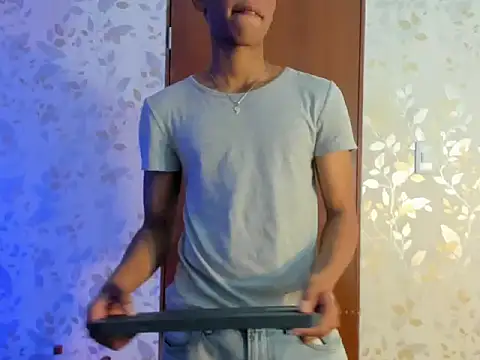 عرض كام luccas_lowee