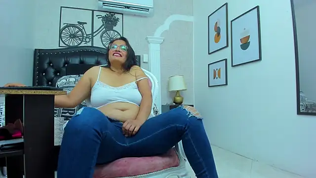 Juliana_milf_ Webcam show