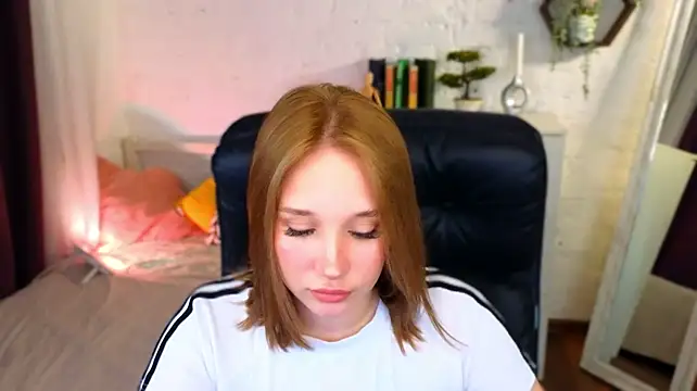 AliceTrenton Chat XXX in diretta