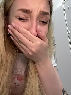 הופעת וובקאם של LollyPollly