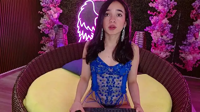 Dolce_violet Show Webcam