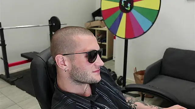 Show modela Igor_Wilde na web-kameri