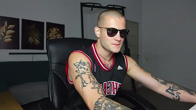Igor_Wilde Шоу с уебкамера