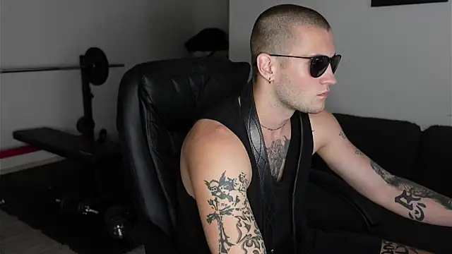 Show modela Igor_Wilde na web-kameri