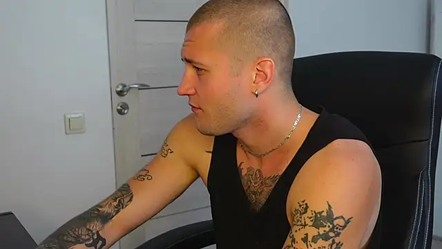 Igor_Wilde Show in webcam