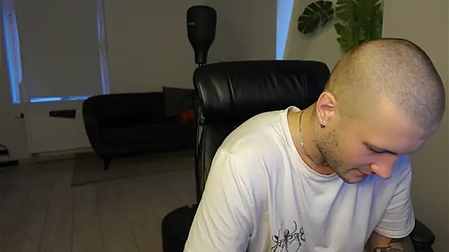 Show modela Igor_Wilde na web-kameri