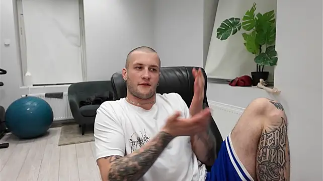 Igor_Wilde Adlı Modelin Web Kamerası Şovu