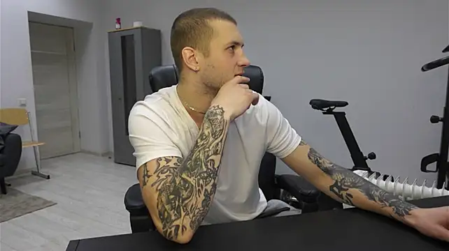 Igor_Wilde Show in webcam