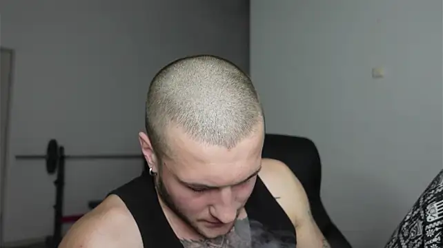 Igor_Wilde Show in webcam