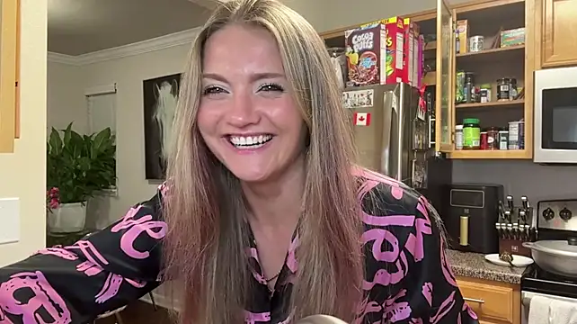 lunellea's Webcam Show