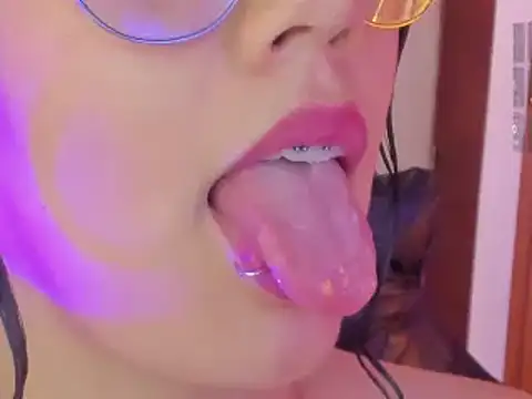 lilith03_ Show in webcam