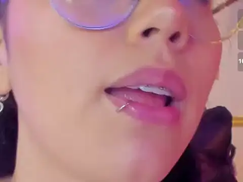 lilith03_'s Webcam Show