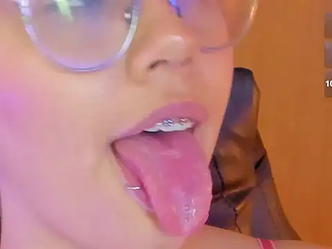 lilith03_ 在線直播表演
