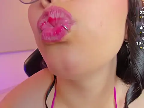 lilith03_ Show in webcam