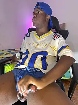 Show modela X_lewiisbigcock na web-kameri