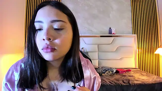 PamelaCollinsVS Show in webcam