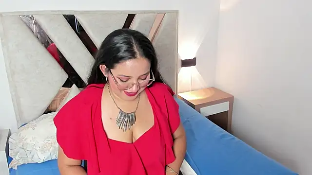 milaqueen12's Live XXX Chat