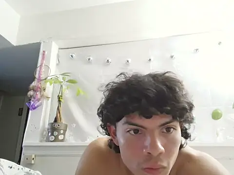 Kevinjchan1 Show in webcam